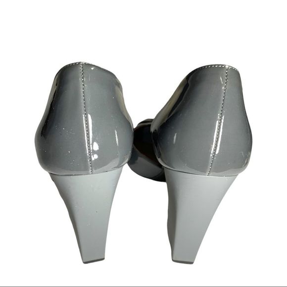 Stella McCartney Grey Faux Patent Leather Peeptoe Heels Size 38.5 (US 8) - Picture 3 of 8